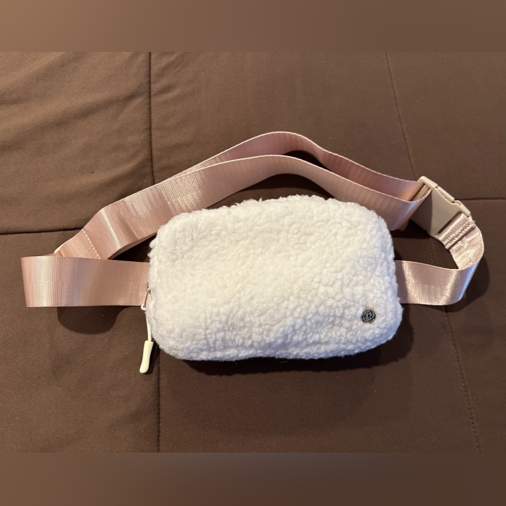 APANA Studio City See Me Run Cozy White Sherpa Belt Bag/Crossbody Sling